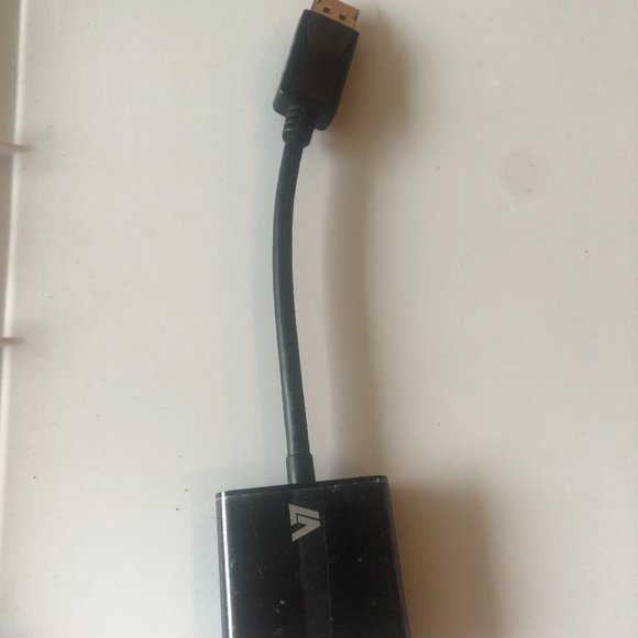 V7 USB to VGA Adapter #CBL BIN - Picture 1 of 3